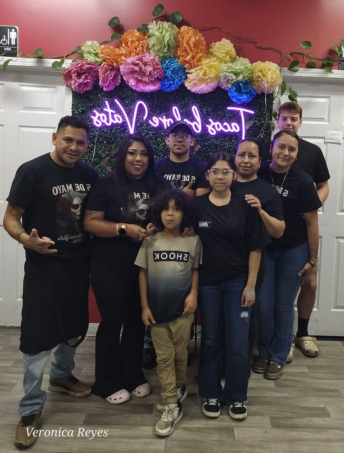 Family celebrating Día de los Muertos